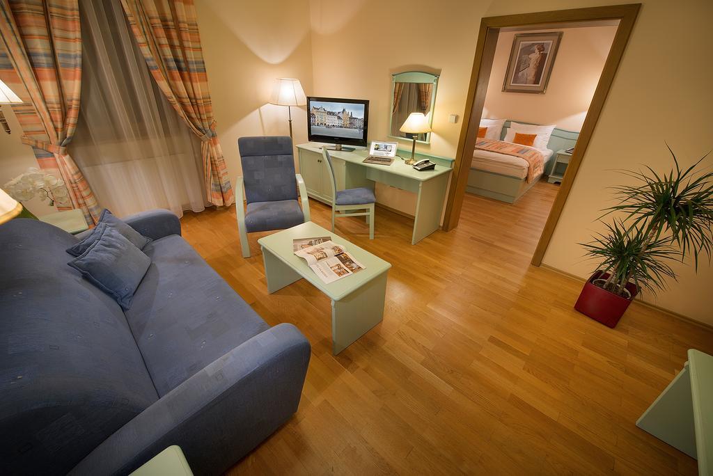 Old Town Bed & Breakfast Ceske Budejovice Ngoại thất bức ảnh