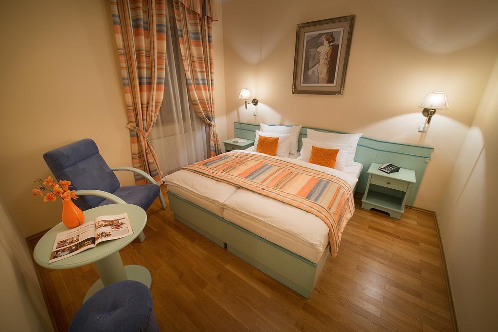 Old Town Bed & Breakfast Ceske Budejovice Ngoại thất bức ảnh