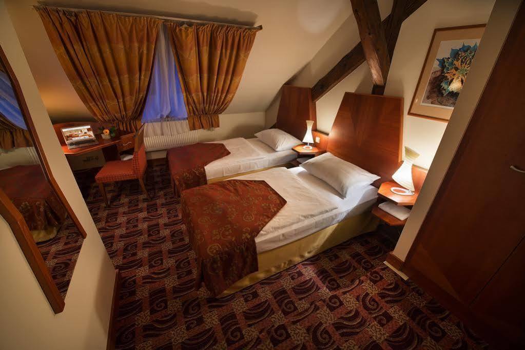 Old Town Bed & Breakfast Ceske Budejovice Ngoại thất bức ảnh